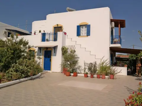 Mina s Studios - Photo 1