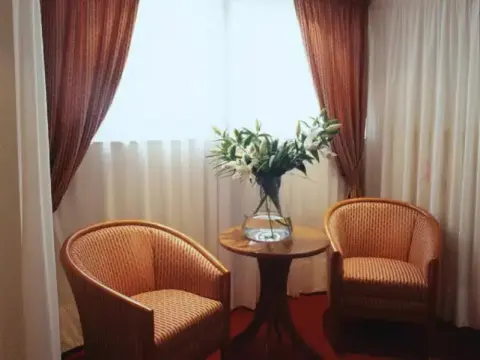 New Victory Hotel - Photo 3