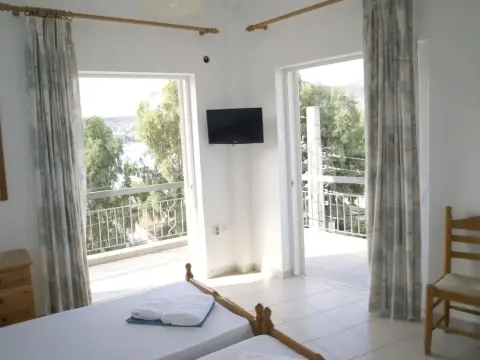 Nikolaki Rooms - Foto 2