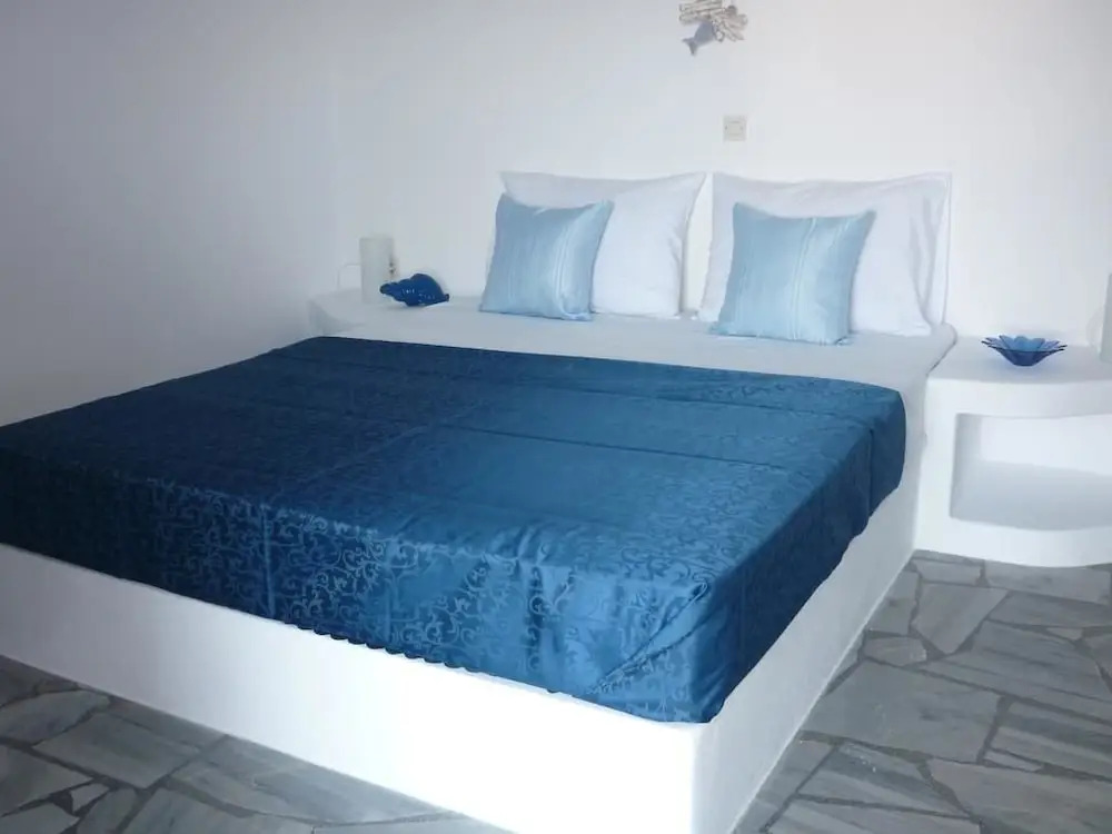 Nikoleta Kolympithres Paros - Photo 2