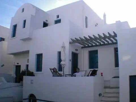 Oia’s Retreat - Photo 4