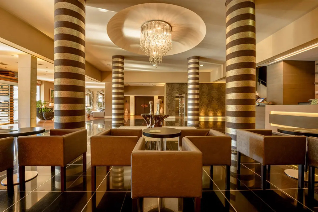 Congo Palace Hotel - Photo 1