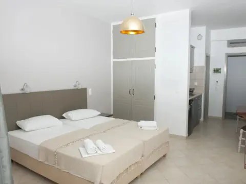 Panorama Apartments - Photo 3