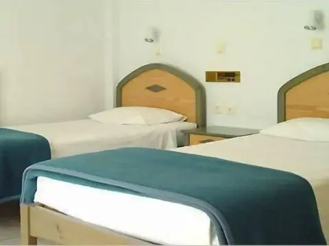 Phoenix Apartments - Photo 2