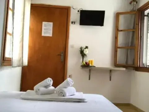 Porto Guest House Skiathos - Photo 1