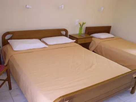 Pythos Studios and Apartments - Photo 2