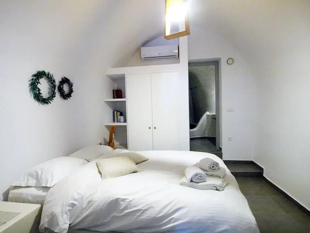 Santorini Caves - Photo 4