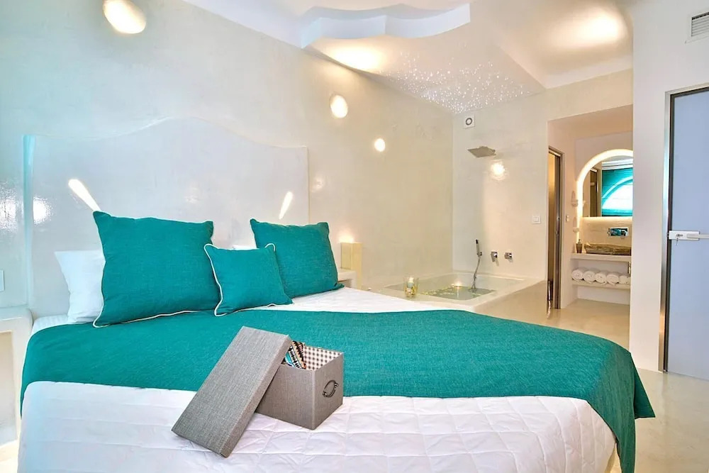 Santorini Loft Boutique Apartments - Photo 1