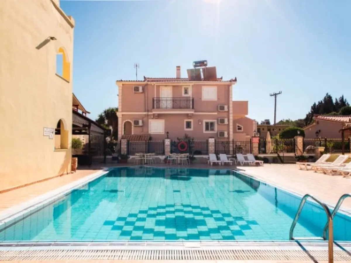 Solena Studios Kavos ( ex Villa Nitsa)