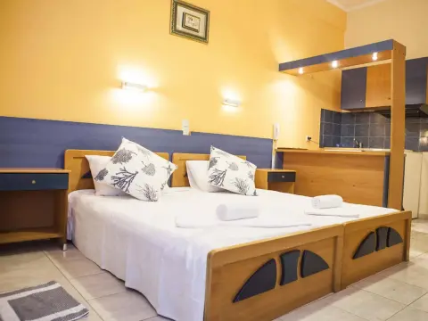 Stephanie Rooms - Photo 2