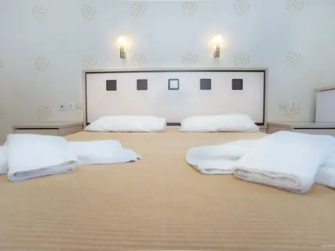 Sunrise Hotel - Photo 3