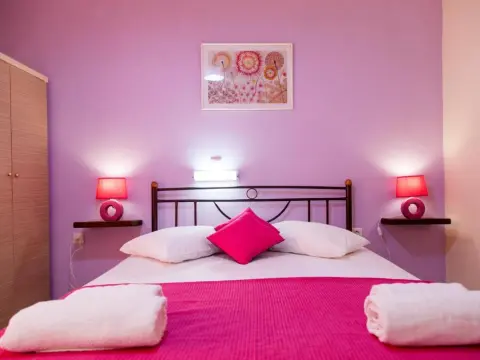 Tasoula Studios & Apartments - Photo 2
