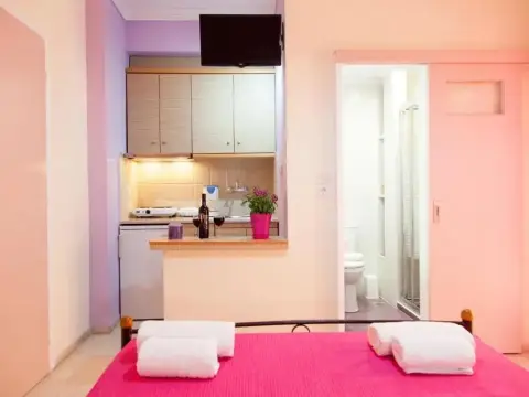 Tasoula Studios & Apartments - Photo 4