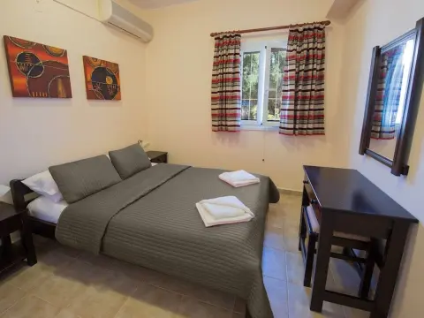 Theros Retreat - Photo 4