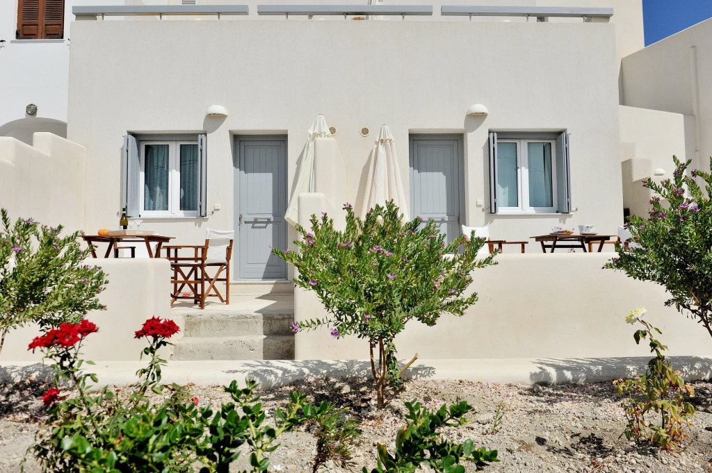 Tsakanos Home - Photo 1