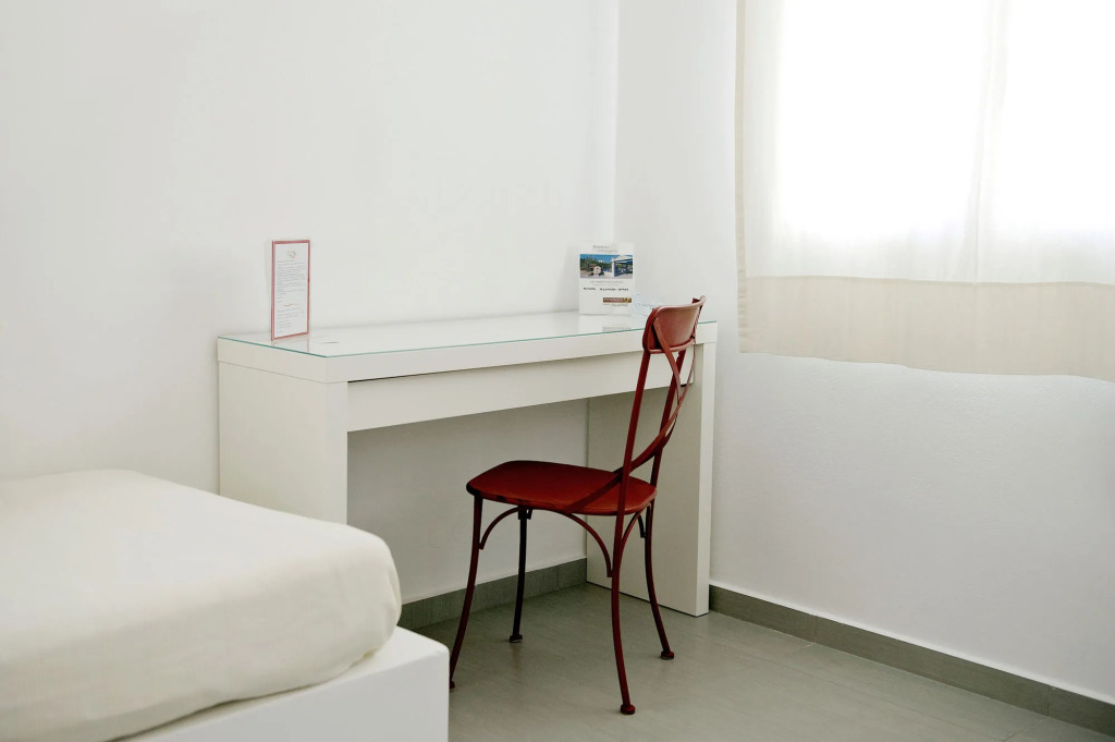 Tsakanos Home - Photo 2