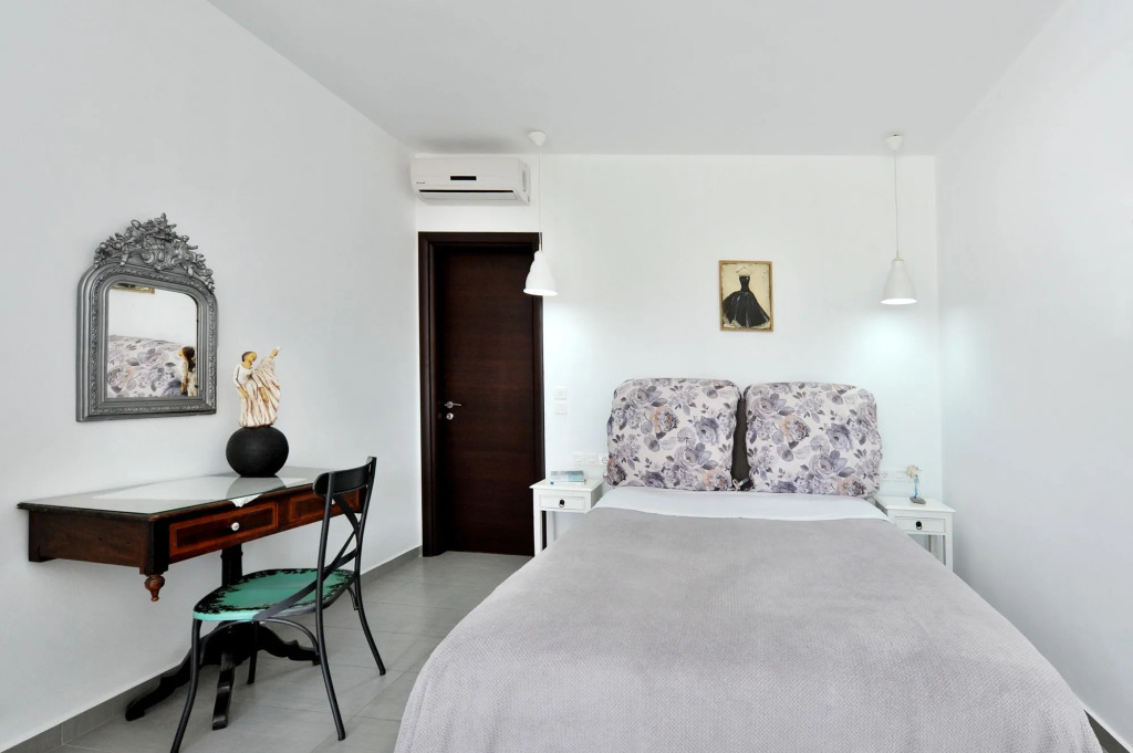 Tsakanos Home - Photo 4