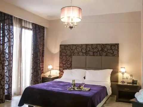 Veltsi Hotel - Photo 2