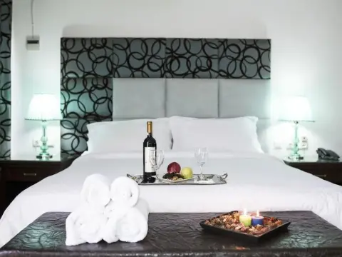 Veltsi Hotel - Photo 3