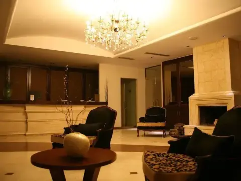 Veltsi Hotel - Photo 1