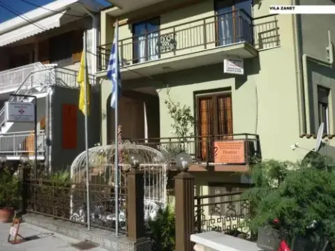 Vila Zanet - Photo 1