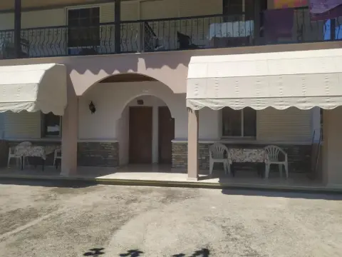 Villa Dimitris-Family Pansion - Photo 1