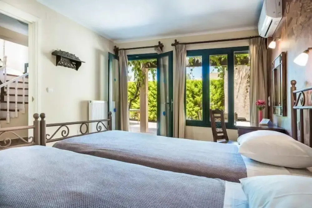 IRO HOTEL 2 *