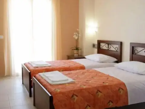 Virginia Hotel - Photo 1