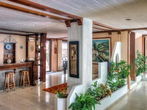 Zina Hotel Apartments - фото 2