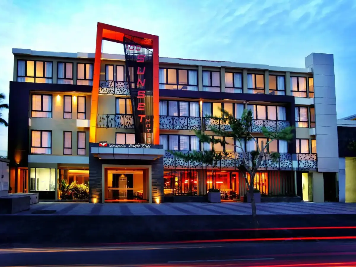 100 Sunset Hotel Managed by Eagle Eyes