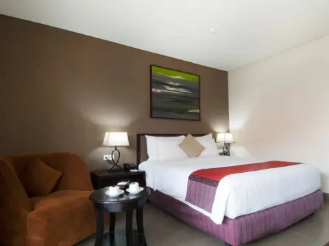 100 Sunset Hotel Managed by Eagle Eyes - Photo 3
