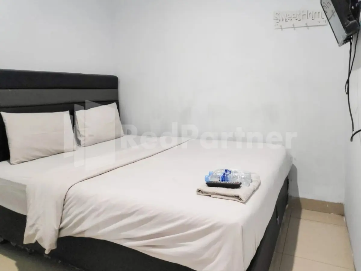 Ada Guest House near RS Methodist Medan RedPartner