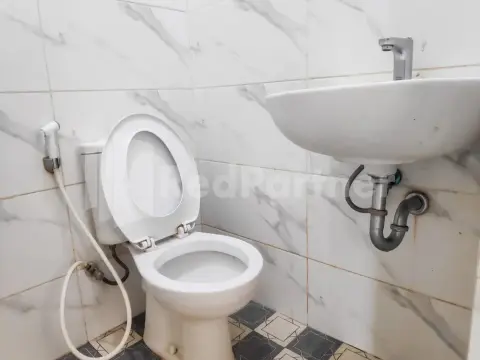 Ada Guest House near RS Methodist Medan RedPartner - Photo 4