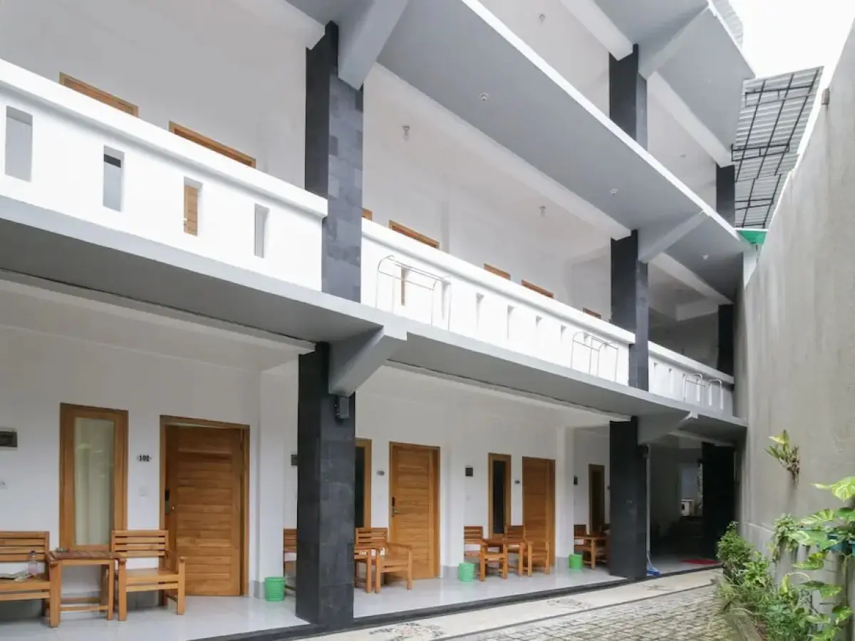 Airy Batu Layar Raya Senggigi KM 8 Lombok