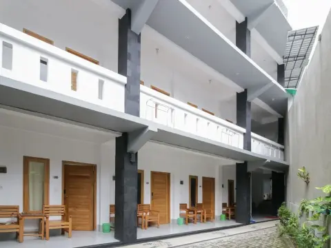 Airy Batu Layar Raya Senggigi KM 8 Lombok - Photo 1