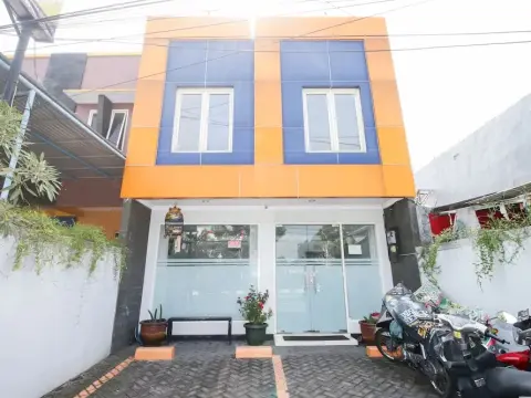Airy Eco Syariah Bandara Juanda Letjen Wahono Sidoarjo - Photo 1