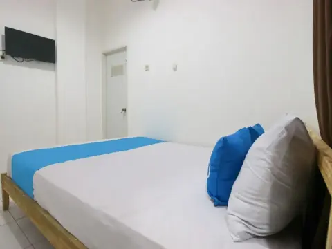 Airy Eco Syariah Ruko Kalideres Indah Dua B8 Jakarta - Photo 1