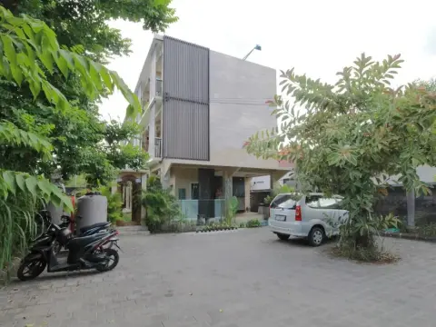 Airy Jimbaran Taman Mulia Arwana 88 Bali - Photo 1