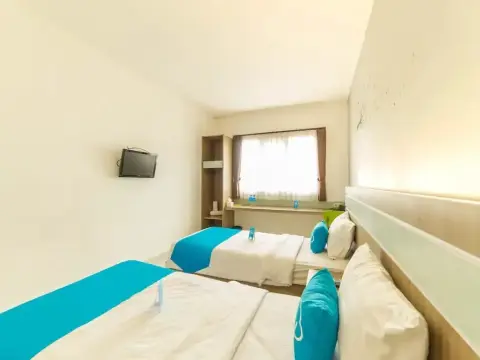 Airy Sukolilo Medokan Semampir Indah 25 Surabaya - Photo 4