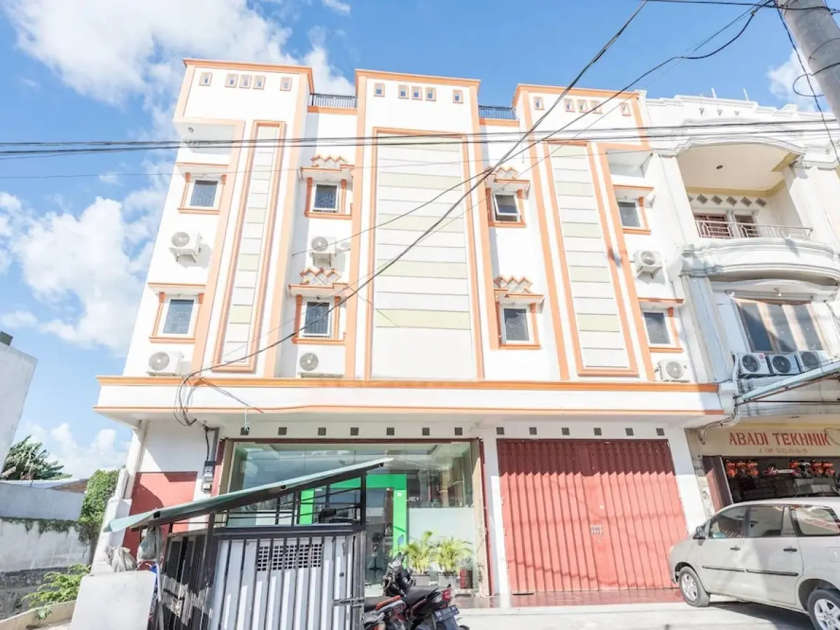 Airy Tatura Emmy Saelan 33 Palu