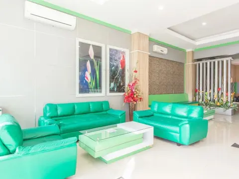 Airy Tatura Emmy Saelan 33 Palu - Photo 2