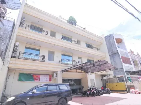 Airy Ujung Pandang Sungai Poso Makassar - Photo 1