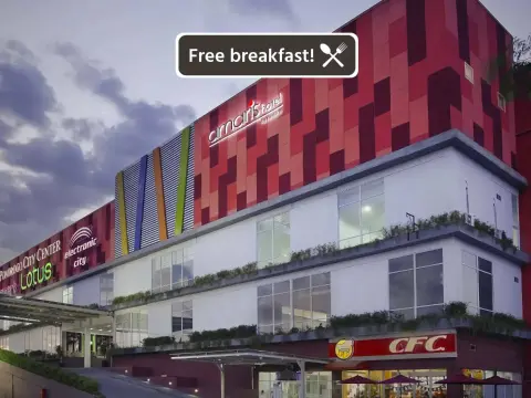 Amaris Hotel Ponorogo - Photo 1