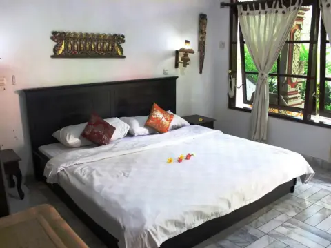 Anom Beach Hotel - Photo 2