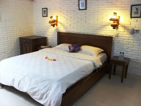 Anom Beach Hotel - Photo 4