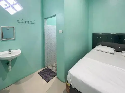Antony Homestay near Pantai Pasir Putih Parbaba RedPartner - Photo 3