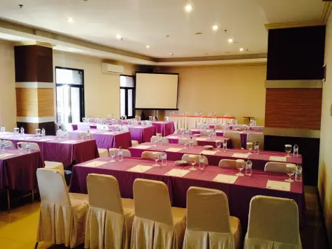 Aston Ketapang City Hotel - Photo 4