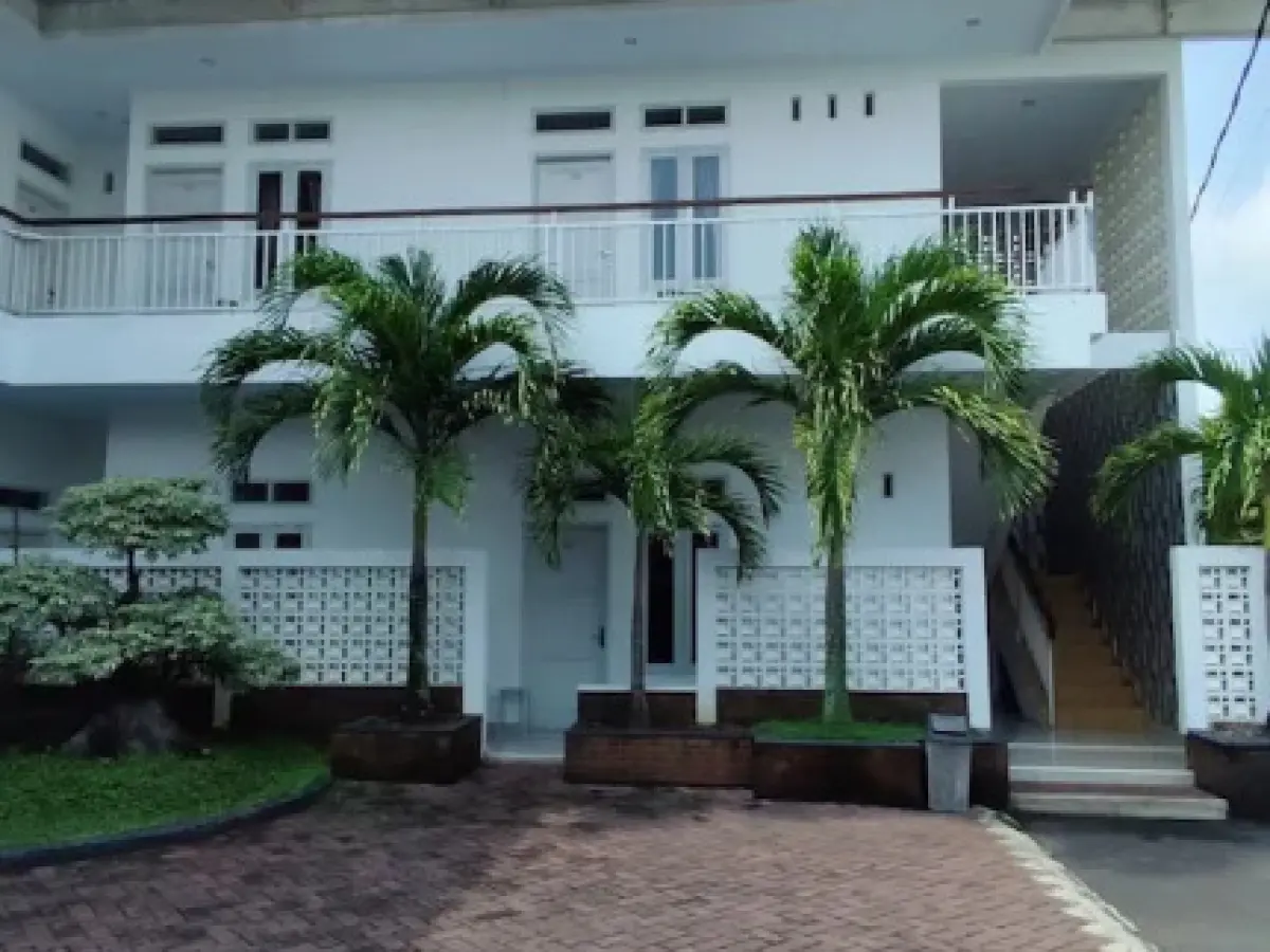 Backyard Guest House