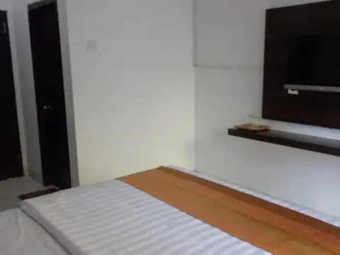 Bakung Sunset Hotel - Photo 2