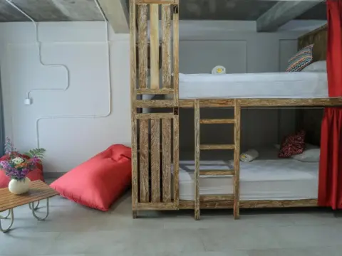 Base Guesthouse and Hostel - Photo 4